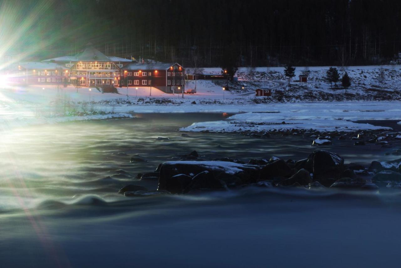 Hotell Storforsen Bredsel エクステリア 写真